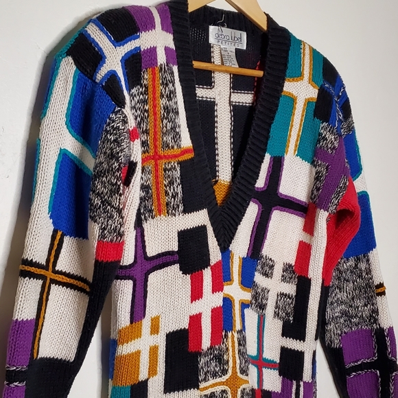 Basquiat-Inspired 80s Eclectic Geometric Multicolor Sweater with Deep V-Neck - Picture 12 of 12